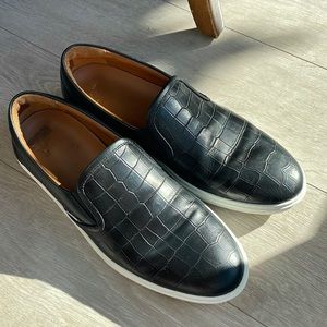 JIMMY CHOO Men’s Loafers! Like New GUC! Black Embossed Croc Leather/White Soles